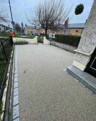 New resin driveway installed silver granite border golden granite resin bound call Thomas for free consultation 📞 0877978815 #resinboundpaving #resinboundstone #resindriveway #wicklow #dublin #dundrum #paving #driveways
